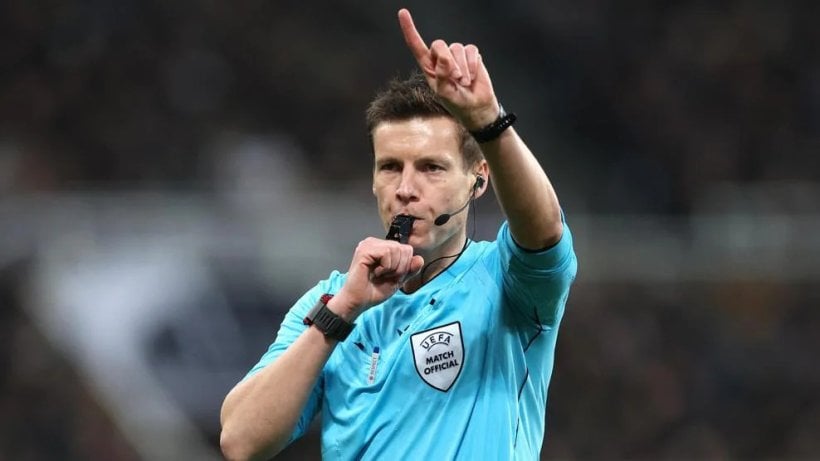 Arbitre de la finale de la Ligue des champions entre Arsenal et Paris Saint-Germain