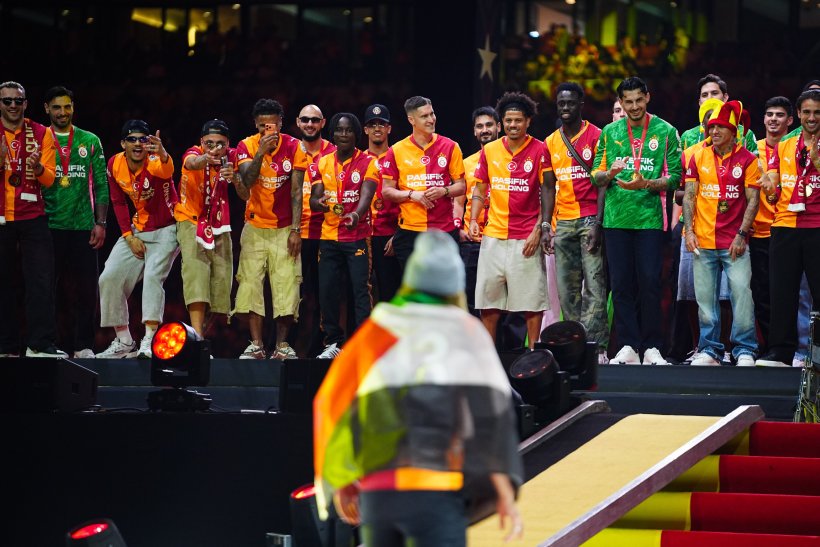 Galatasaray Player Follows in Yamal's Footsteps and Raises the Palestinian Flag