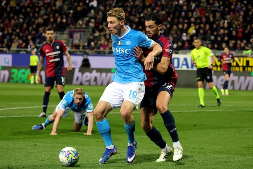 نابولي يضمن التأهل إلى دوري الأبطال بالفوز على بيزا