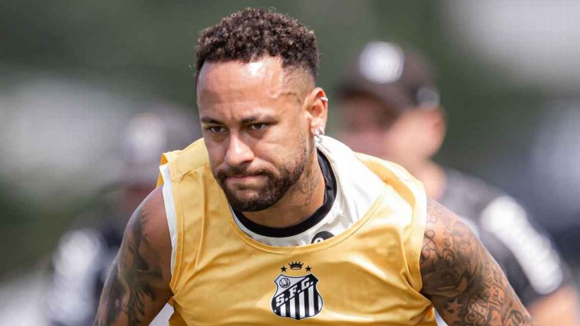 Neymar Injured Again with Santos.. Race to Prepare Him Before the World Cup