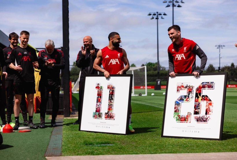 Liverpool fait ses adieux à Salah et Robertson