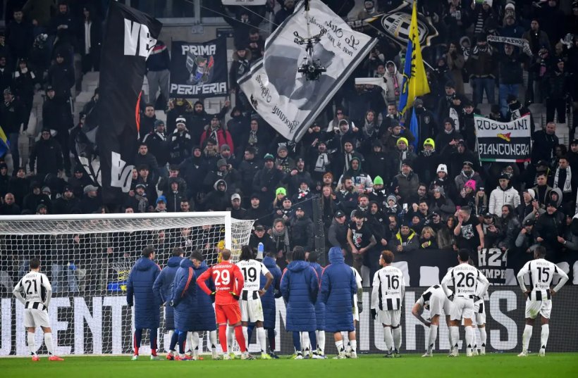 El caos retrasa el inicio del Derbi de Turín