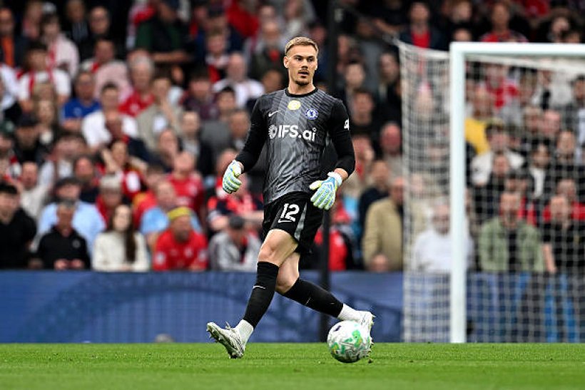 Chelsea Goalkeeper Desires to Leave the Team