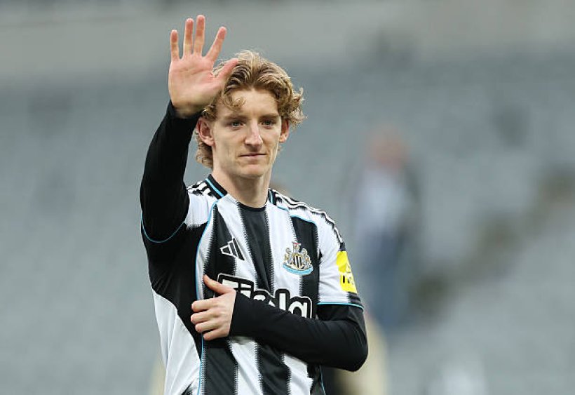 Gordon Nears Entry into Barcelona's History
