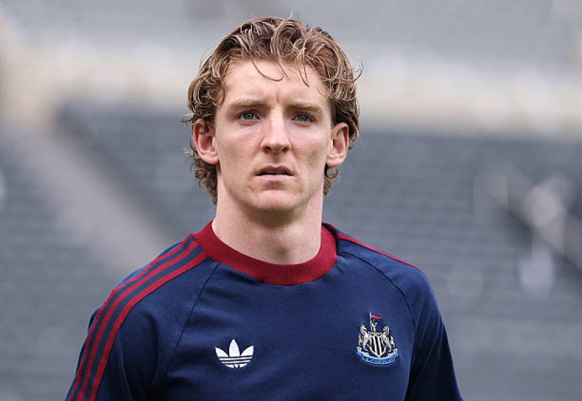 Date of Gordon's Transfer Deal Presentation to Barcelona