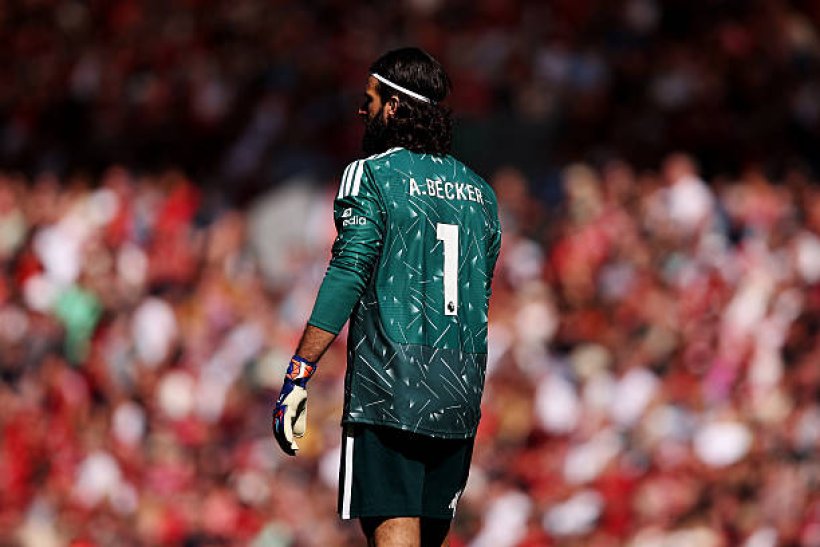 Juventus Hopes to Capitalize on Slot's Departure to Revive Alisson Deal