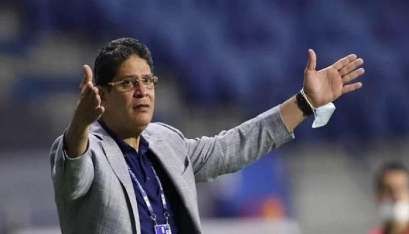 رسميًا..البنك الأهلي يجدد عقد أيمن الرمادي