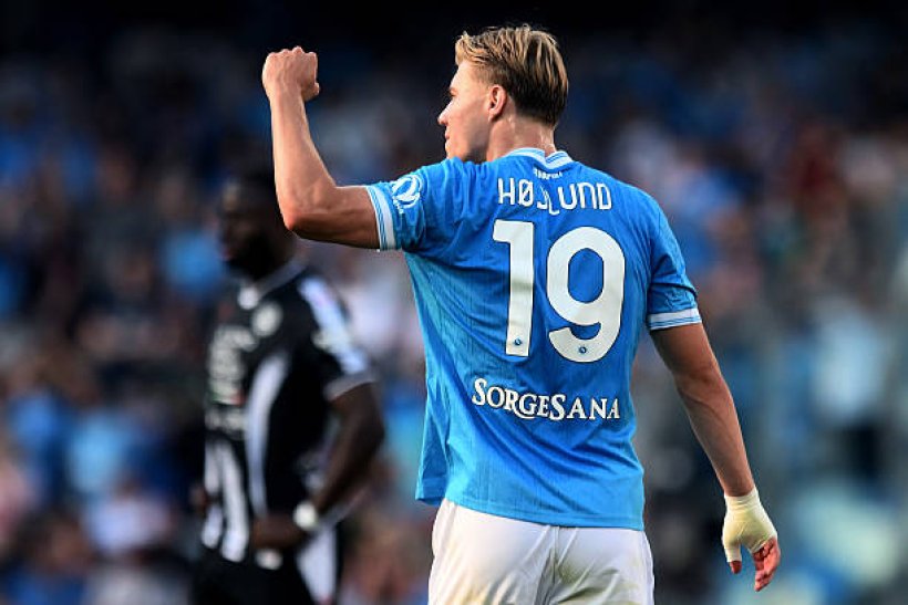 Oficialmente: Manchester United anuncia la salida de Højlund a Nápoles de forma permanente