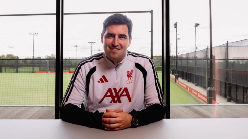 Officiel : Liverpool annonce la nomination d'Iraola comme entraîneur de l'équipe