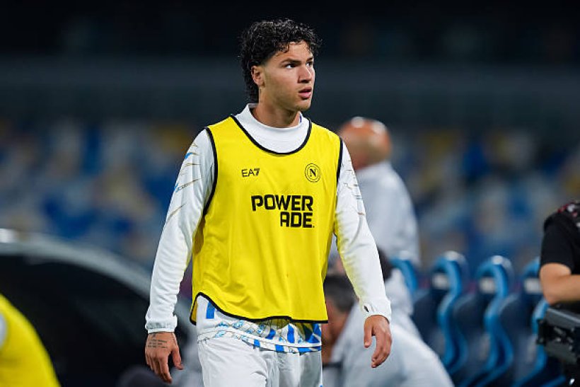 Con el interés de Tottenham y Roma, Napoli decide sobre Vergara