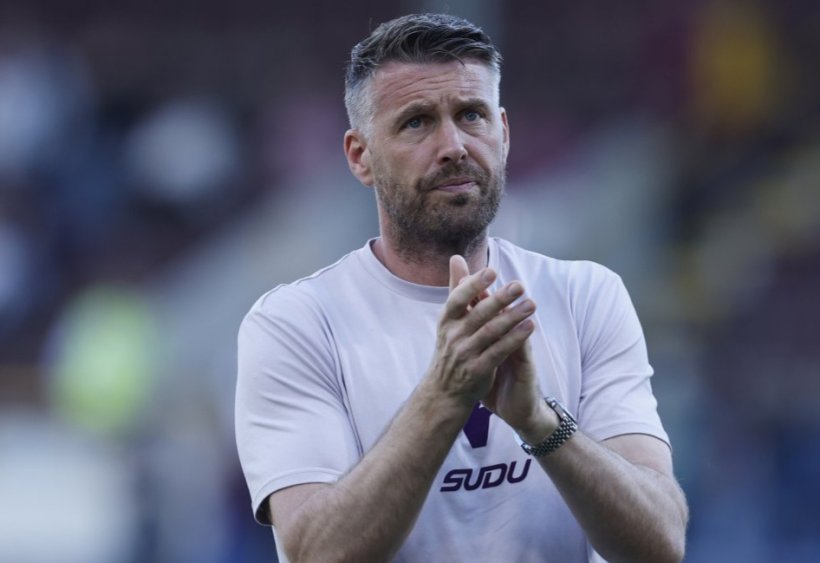 Wolverhampton Dismisses Coach Rob Edwards