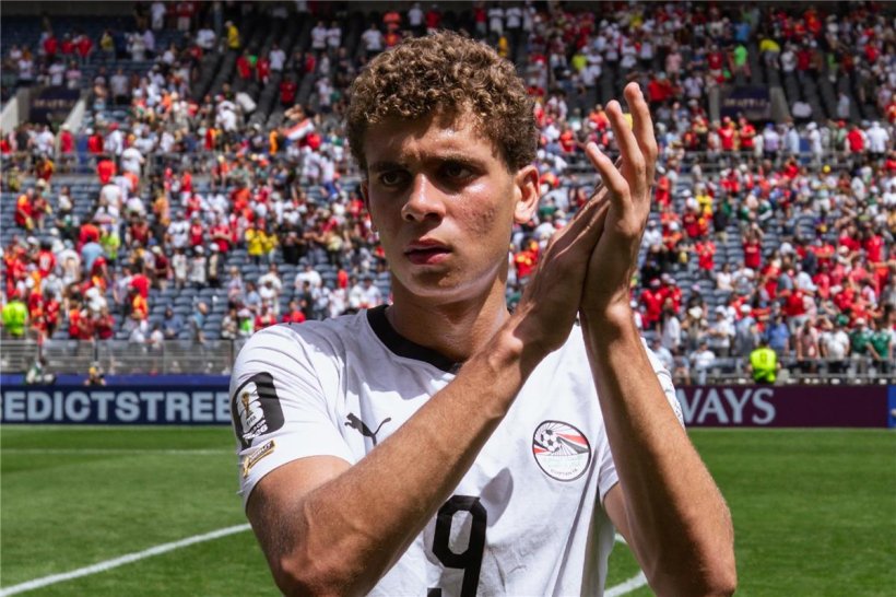 Barcelone félicite Hamza Abdel Karim après le match contre la Belgique
