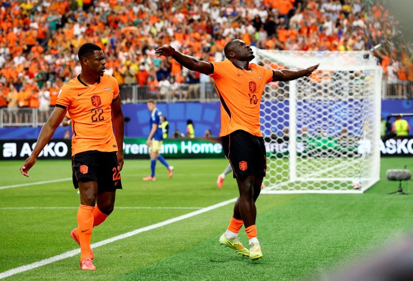 هولندا تكتسح السويد في كأس العالم