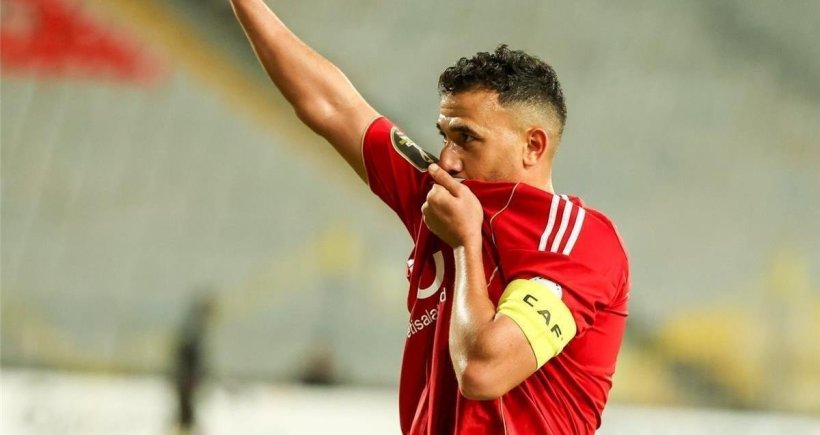 Tres candidatos en Al-Ahly para reforzar el lateral izquierdo tras la posible salida de Trezeguet