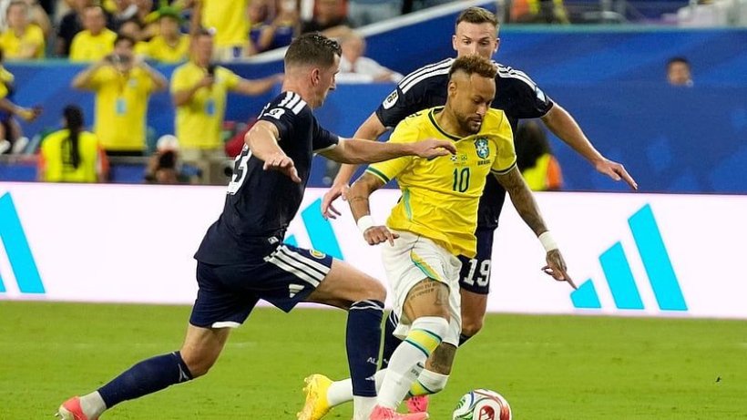 Escocia tímida no merece permanecer en el Mundial