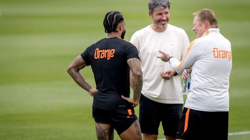 La selección de Holanda recupera a todos sus jugadores antes del enfrentamiento contra Marruecos, y Koeman se reúne con Depay