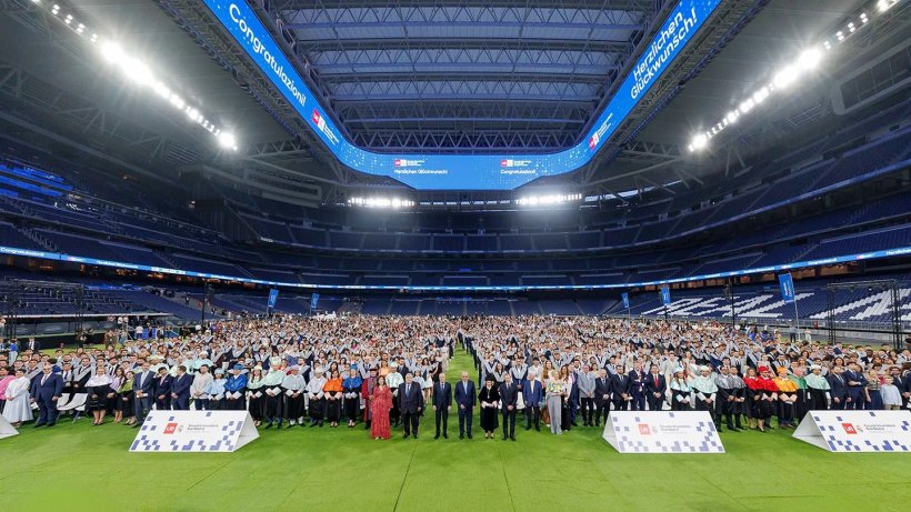 Le président du Bayern Munich assiste à Santiago Bernabéu sur invitation du Real Madrid