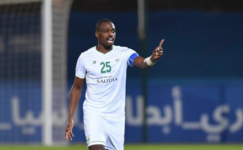 Moez Hawsawi anuncia su retiro del fútbol oficialmente