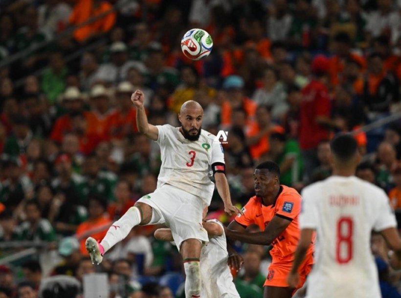 Mazraoui.. El jugador comprometido y educado escribe una epopeya táctica en una noche histórica para Marruecos