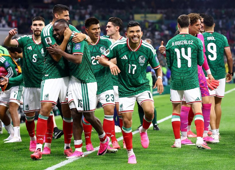 المكسيك تضرب الإكوادور بثنائية وتعبر إلى دور الـ16 من كأس العالم