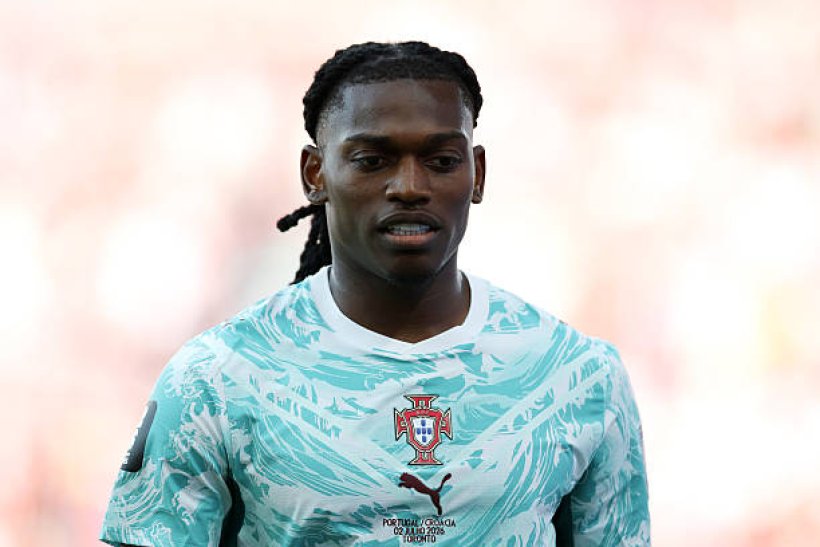 Barcelona Eyes Rafael Leão as Potential Summer Signing