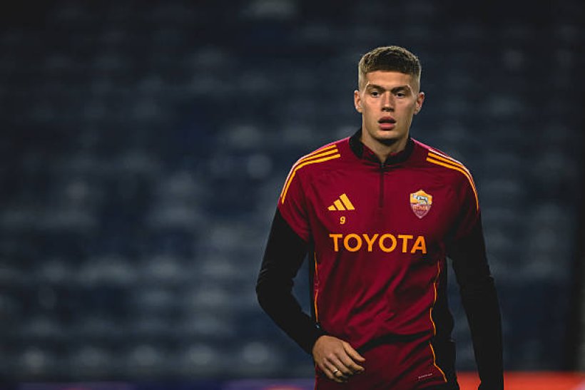 De Rossi Eyes Dovbik for Genoa Move