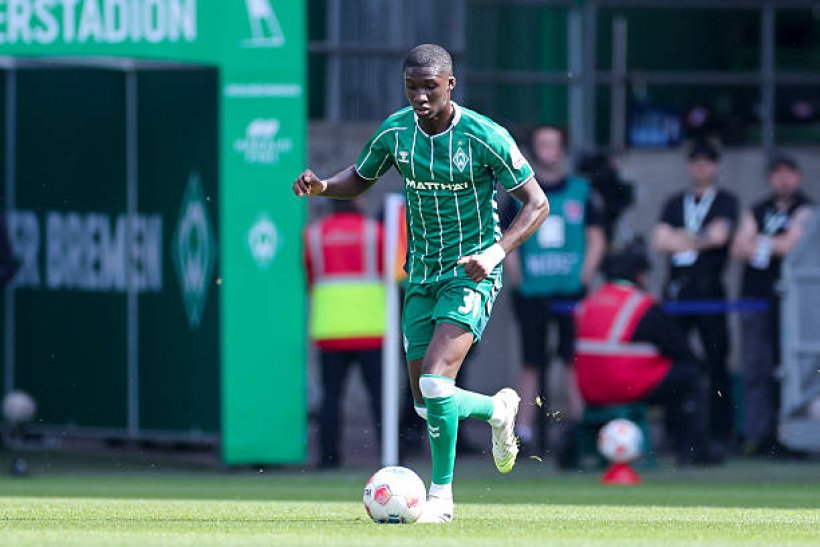 Chelsea and Manchester United Battle for Kalidou Koulibaly