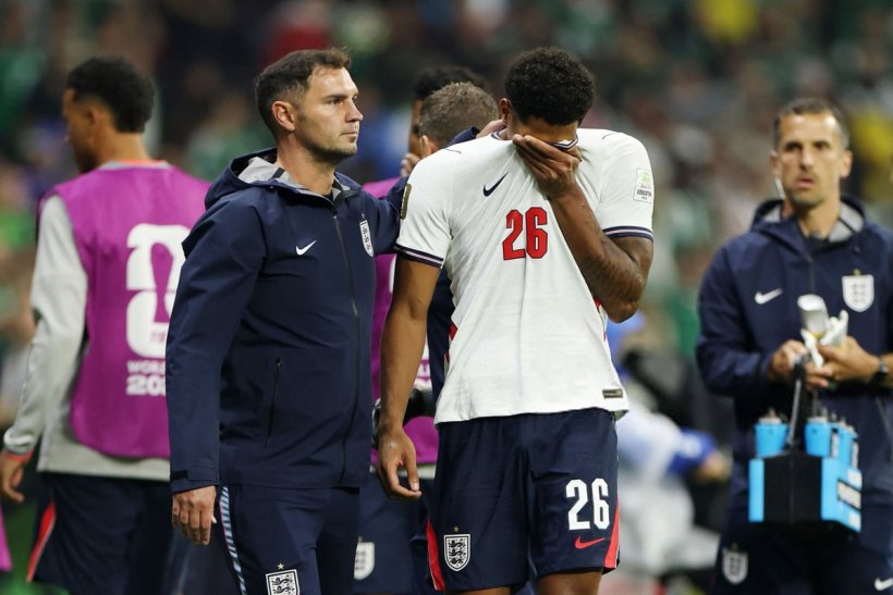 FIFA Suspende a Defensa Inglés por Dos Partidos