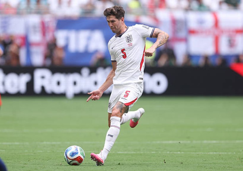 El Inter de Milán considera a John Stones ante rumores de salida de Pavard