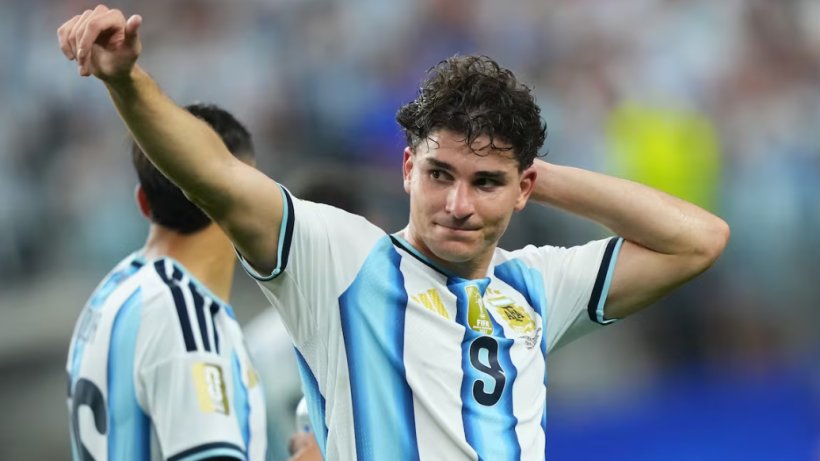 برشلونة يجهز عرضاً جديداً من أجل جوليان ألفاريز