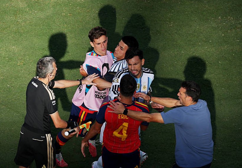 Paredes Sent Off After Final Whistle Following Clash with Gavi in World Cup Final