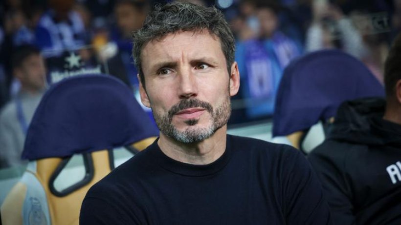 Van Bommel nombrado nuevo entrenador de Bélgica