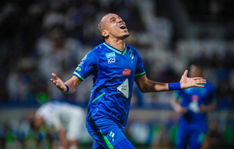 Al-Fateh Anuncia la Salida de Sofiane Bendebka Tras la Expiración de su Contrato