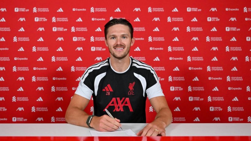 Liverpool anuncia la renovación del contrato del portero Freddie Woodman