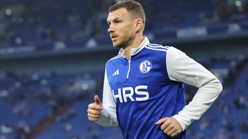 Dzeko prolonge son contrat avec Schalke jusqu'à l'été 2027