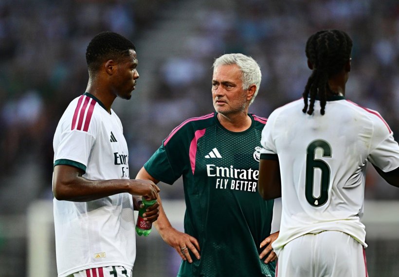 Mourinho: He visto tres caras del Real Madrid, pero aún no he sentido nada