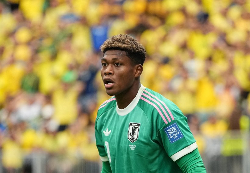 PSG Leads Juventus in Race for Zion Suzuki