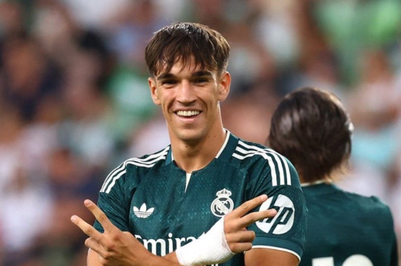 Carlos Espi marca su primer gol con el Real Madrid