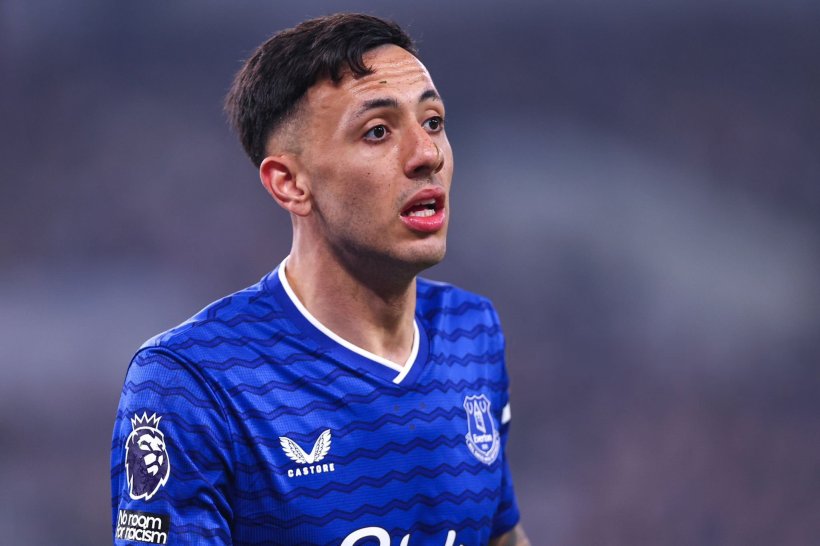 Everton et Crystal Palace explorent un échange entre McNeil et Johnson