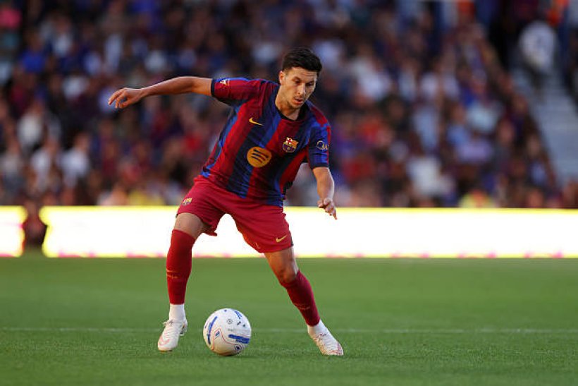 Potential Knee Injury Disrupts Bardhi's Departure Plans from Barcelona