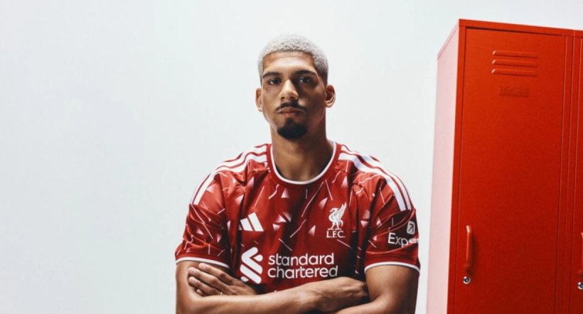 Liverpool Officially Signs Araujo