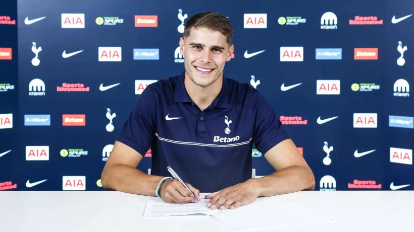 Tottenham Announces Van de Ven Contract Renewal