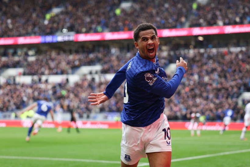 نداي يرفض الهلال ويتمسك بالبقاء في الدوري الإنجليزي