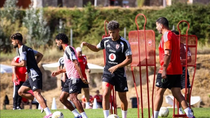 الأهلي ينهي مرانه استعداداً لمواجهة بادالونا الودية