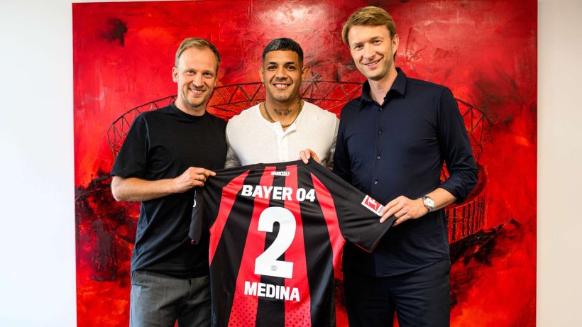 Official: Bayer Leverkusen Signs Facundo Medina