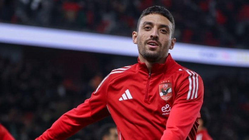 طاهر محمد طاهر يكشف كواليس تجديد عقده مع الأهلي