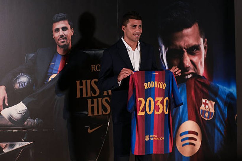 رودري يخوض أول تدريباته مع برشلونة قبل مواجهة الأهلي