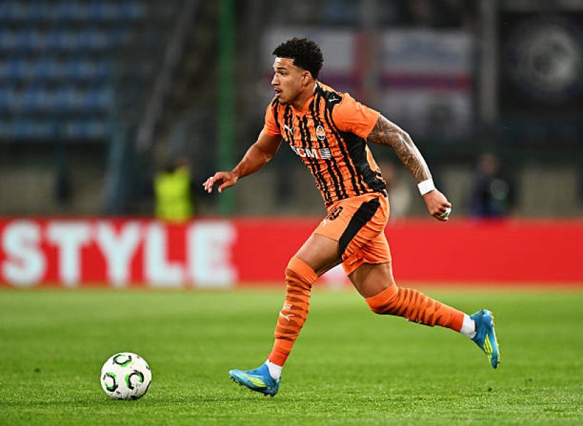 Arsenal and Manchester United Eye Shakhtar Striker