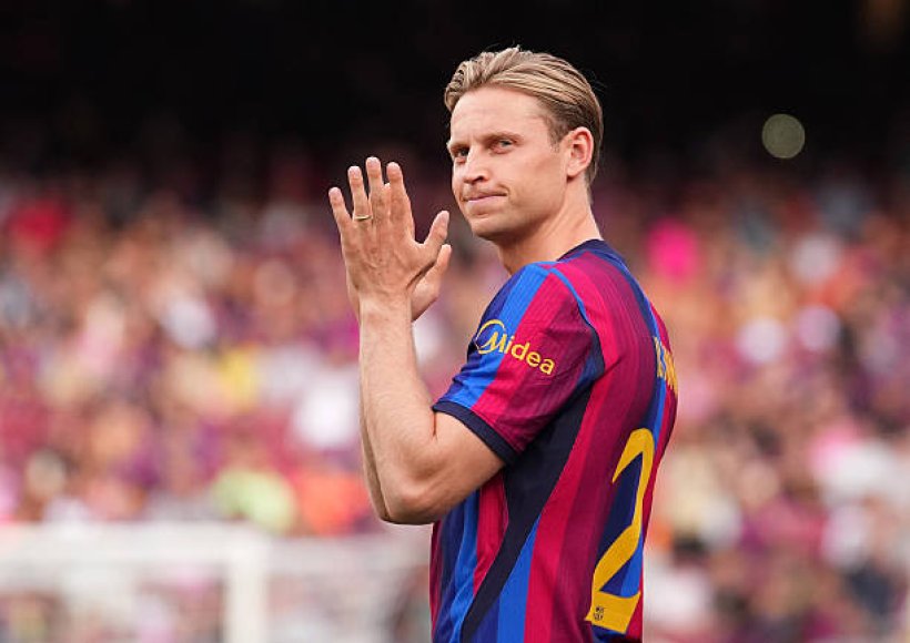 De Jong's Crisis at Barcelona Intensifies Amid Juventus Interest
