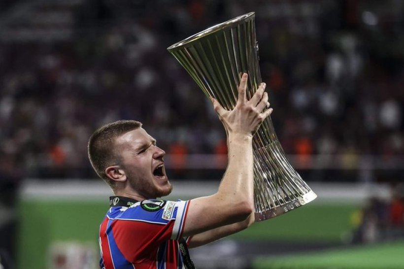 Manchester City s'informe sur Wharton, Crystal Palace refuse de le vendre